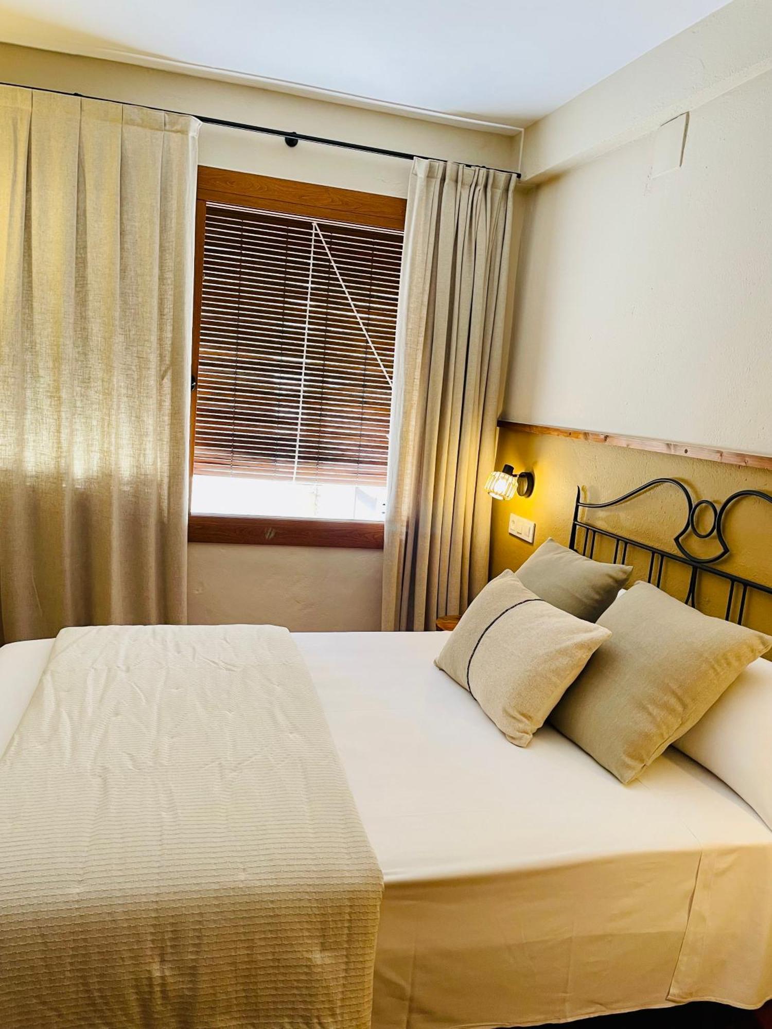 Apartaments Can Gibert Castello  D'Empuries Exterior photo