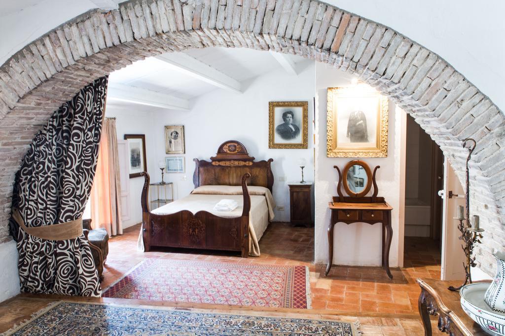 Apartaments Can Gibert Castello  D'Empuries Exterior photo